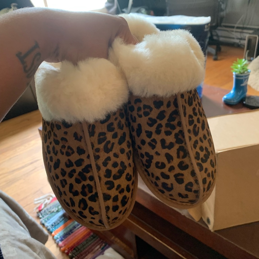 FURRY UGGS SLIPPERS 🐆‼️